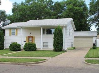 1730 N Griffin St, Bismarck, ND 58501