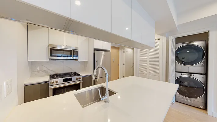 Rented by Bond New York | media 30