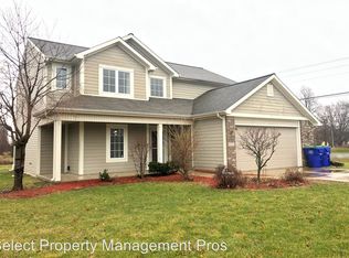 8833 Winchester Ridge Dr, Fort Wayne, IN 46819