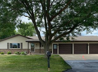 3217 N Blueridge Dr, Appleton, WI 54914