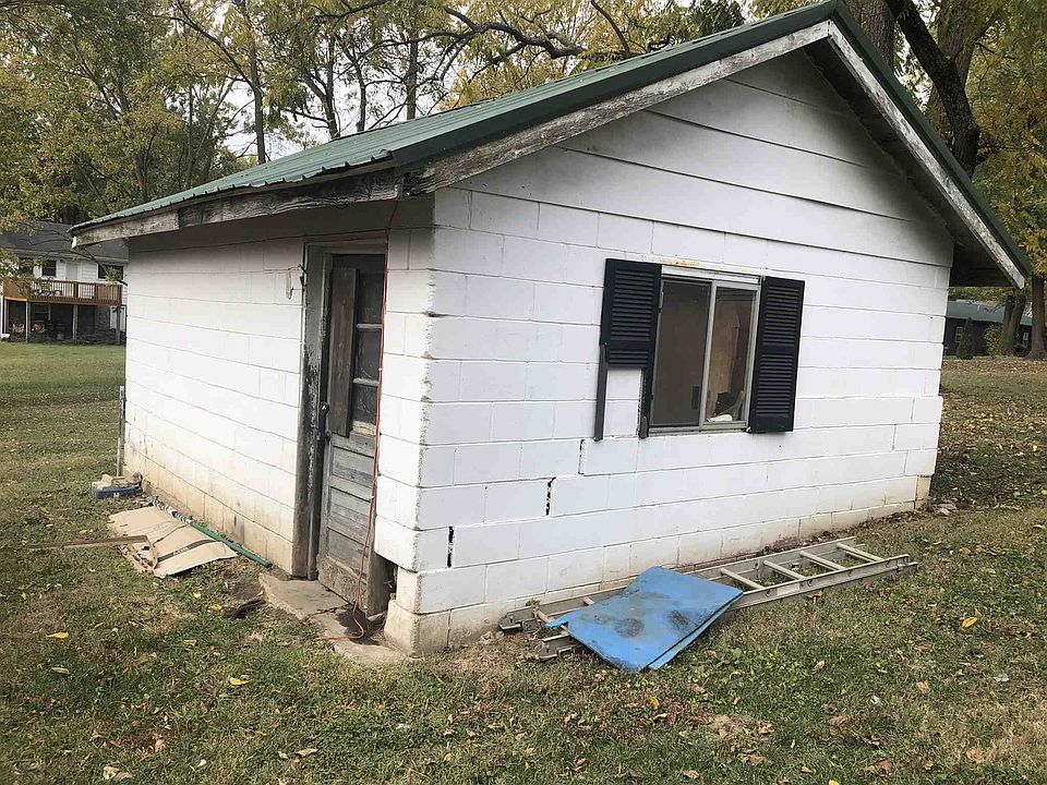 2nd image of 523 S 1st St