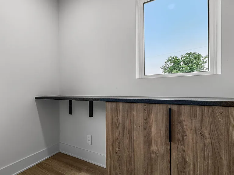 2025 S 56th St — Photo 11