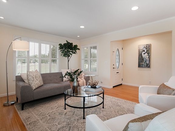 2nd image of 2646 Hartland Cir
