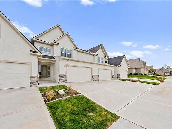 2nd image of 4015 NE Sagamore Dr #B