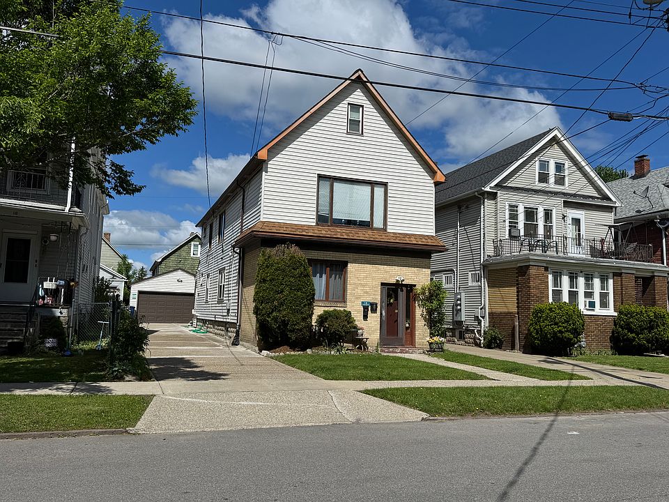 1st image of 18 Tuxedo Pl #1