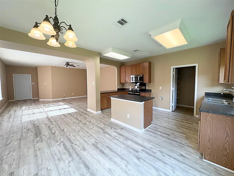 1752 Bayland St — Photo 11