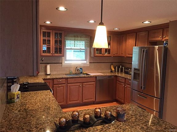 4th image of 215 Inwood Dr