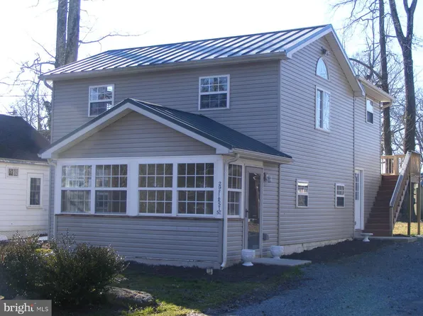29 1st St, North East, MD 21901
