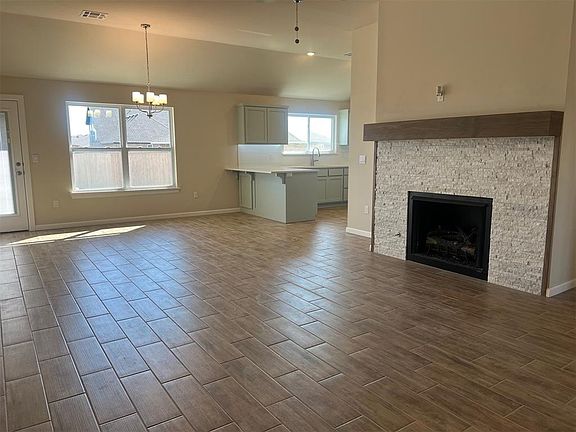 3rd image of 1018 SE 16th Ter
