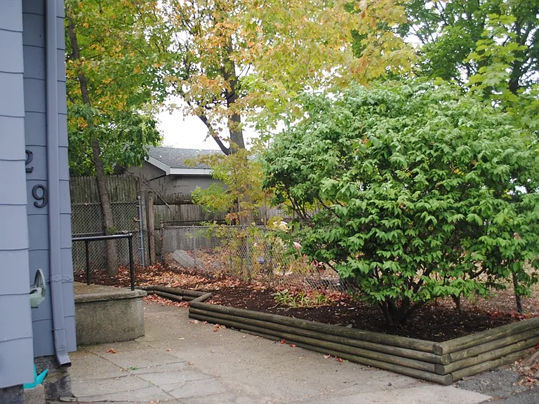29 Walnut St #2 — Photo 2