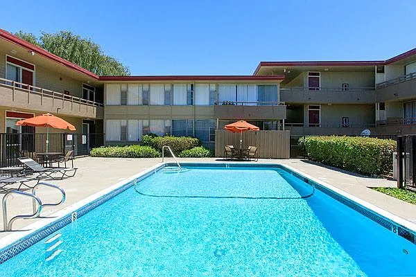 Montoya Garden — Photo 16
