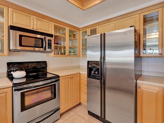 5th image of 77696 Woodhaven Dr N #77696