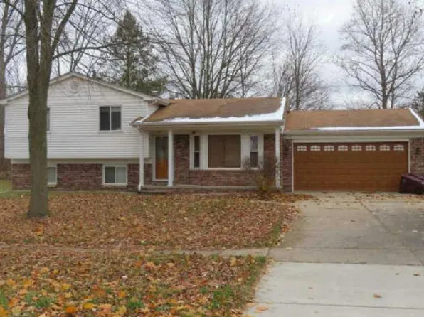 5091 June Dr, Almont, MI 48003