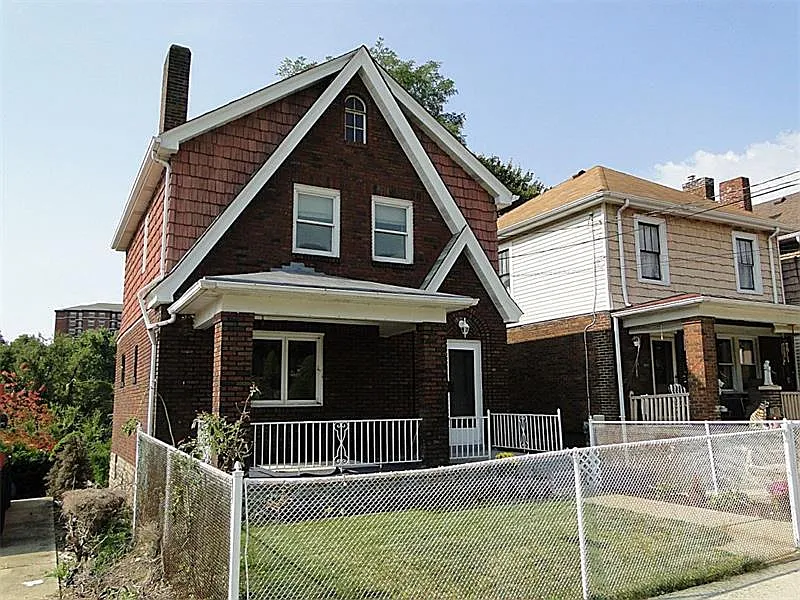 914 Norwich Ave photo 1