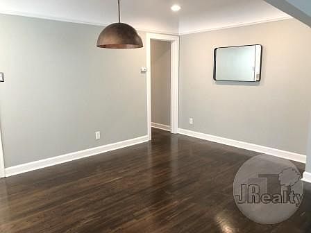 1st image of 2025 W 73rd St