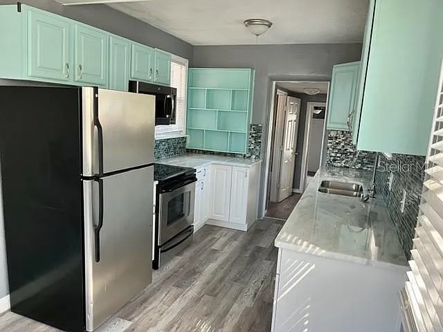4 bed, 2.0 bath, 1511 sqft, $2,350 — Photo 4