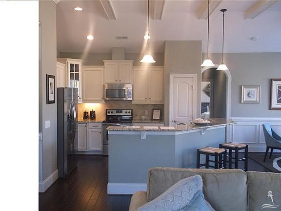 3rd image of 3717 Pond Pine Court