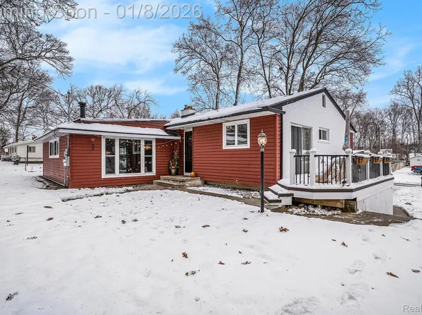 5995 Paramus, Clarkston, MI 48346