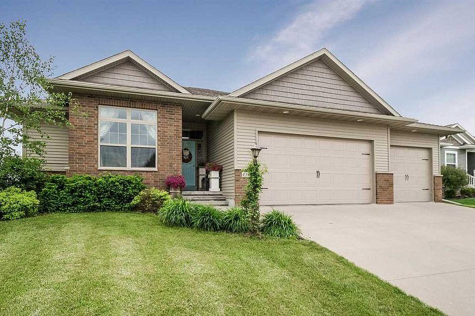 1st image of 455 Carlyle Dr