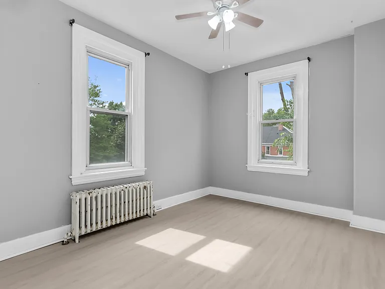 227 E Garrison St #1 — Photo 20