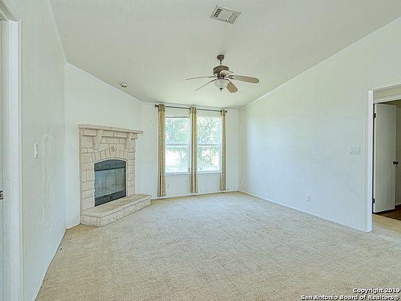 3rd image of 449 W Jauer St
