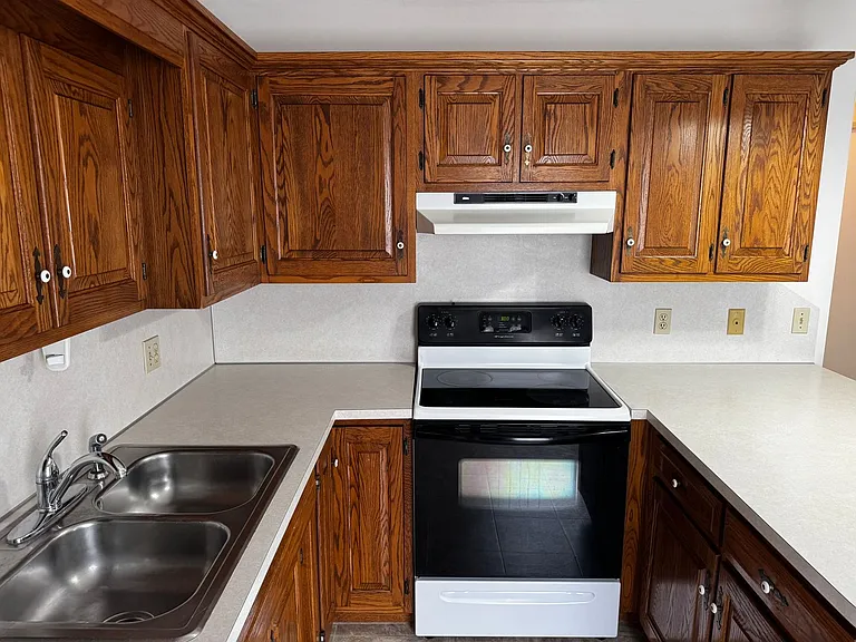 127 E Adams St #B7 — Photo 8