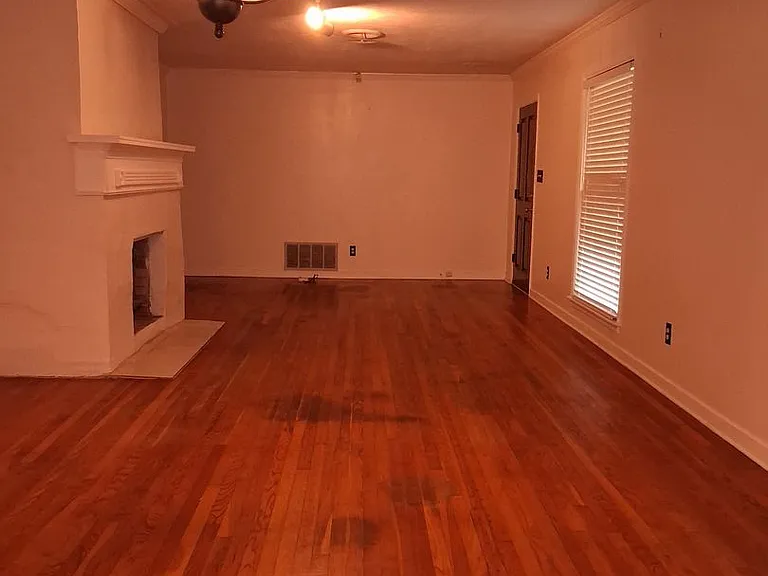 1421 Winchester St — Photo 7