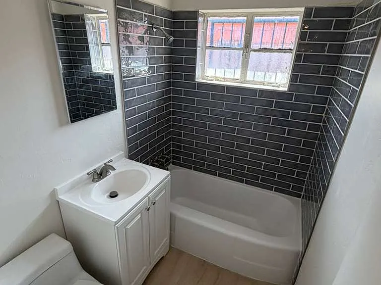 1408 E 8th St #1408 — Photo 1