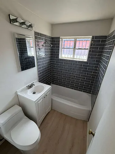 1408 E 8th St #1408 Photo 1