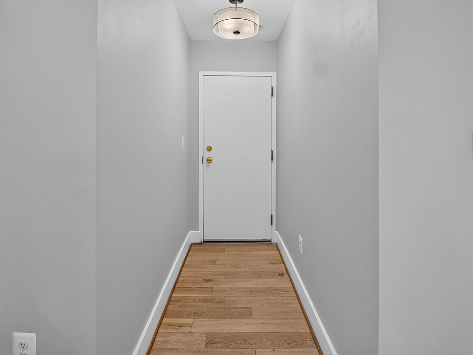1st image of 1516 K St SE Unit 2D