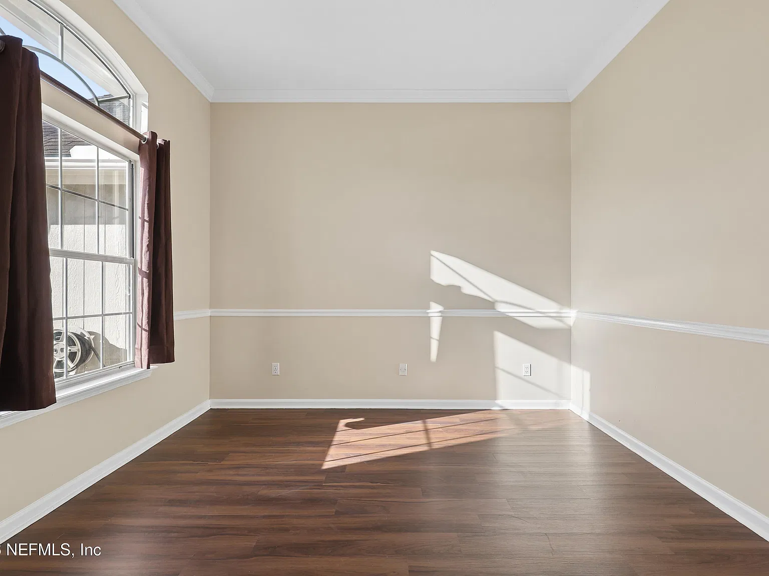 3 bed, 2.0 bath, 1588 sqft, $1,975 — Photo 4