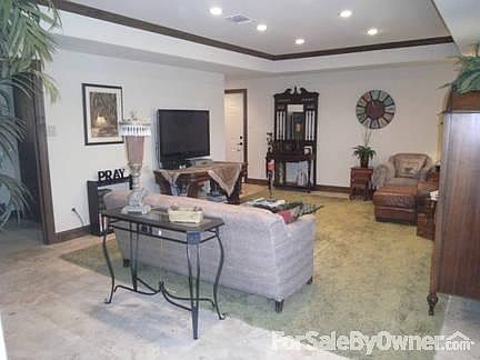 5th image of 901 Mountain Park Dr