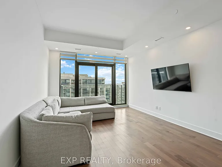 180 George St #2607 — Photo 29