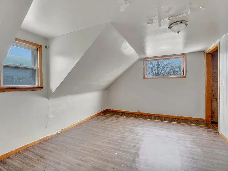 240 East St — Photo 10