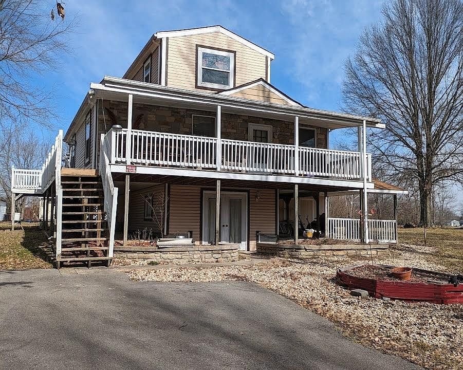 1st image of 374 Dusseldorf Dr