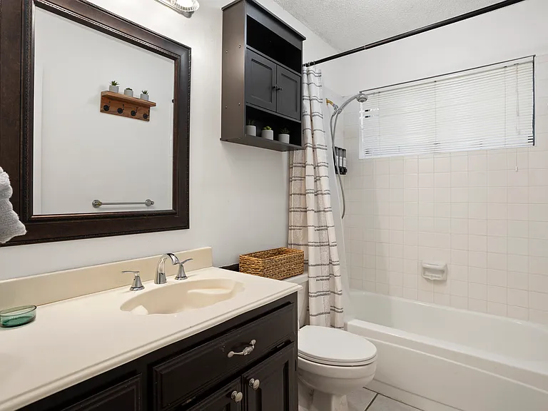 1424 Cobblestone Dr — Photo 26