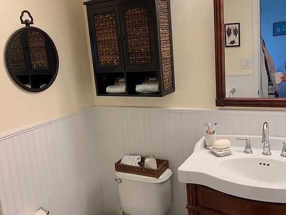 5th image of 5754 West Ave
