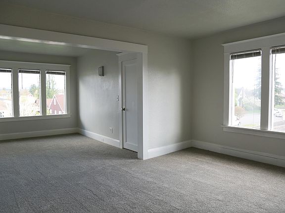 3rd image of 1720 Lombard Ave