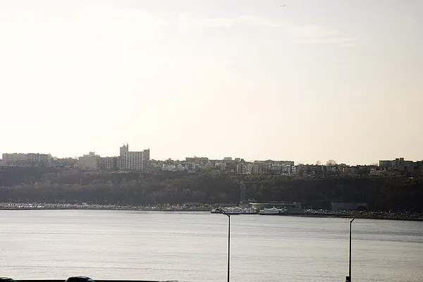 Rented by BLU Real Estate | media 28