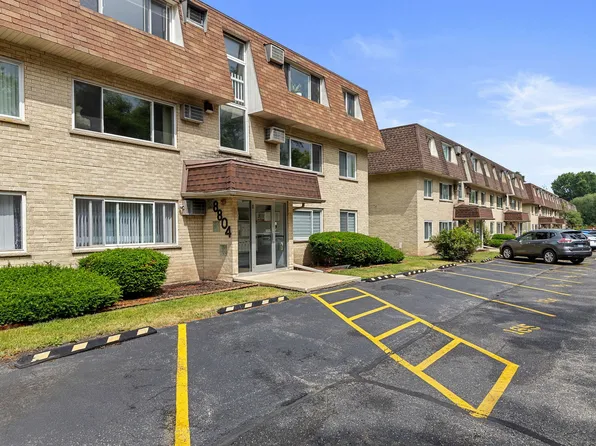 8804 Briar Ct APT 2C, Des Plaines, IL 60016