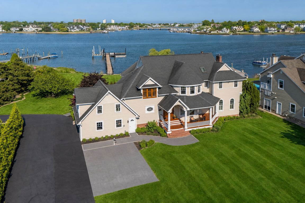 229 Comanche Drive