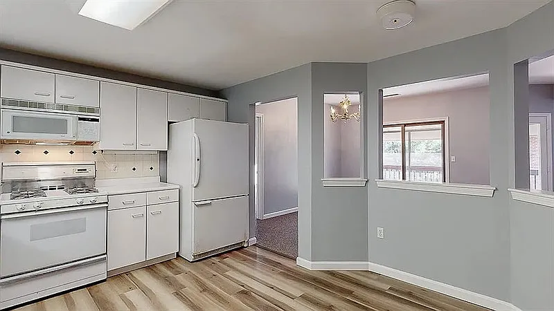 2 bed, 2.0 bath, 1429 sqft, $1,990 — Photo 1