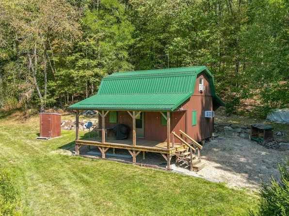 6595 Dague Rd SE, Uhrichsville, OH 44683