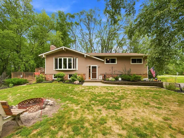 861 Willow Ridge Rd #1, Hudson, WI 54016