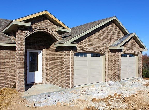 2nd image of 2050 Trenton Ct