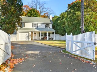 26 Lockwood Dr, Old Greenwich, CT 06870