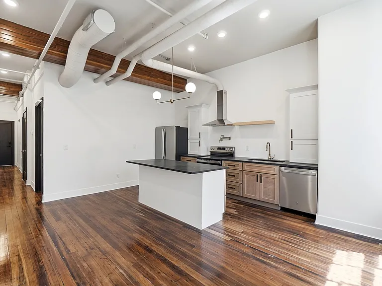907 Main St #9 — Photo 25