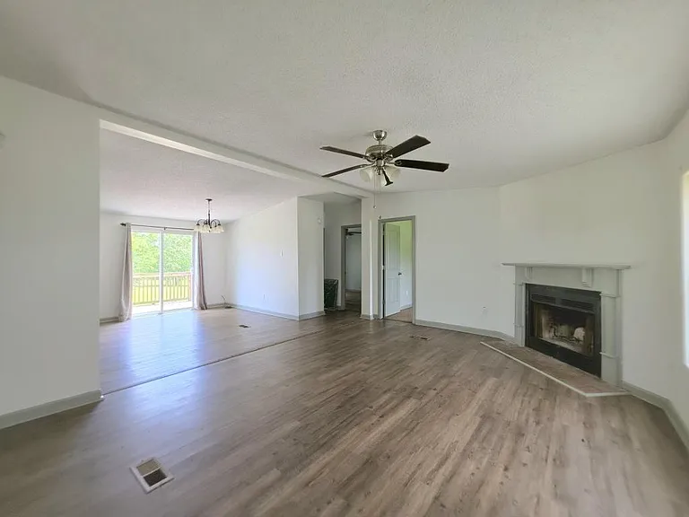 220 County Road 145 — Photo 2