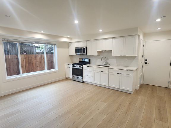 4th image of 116 Woodrow St