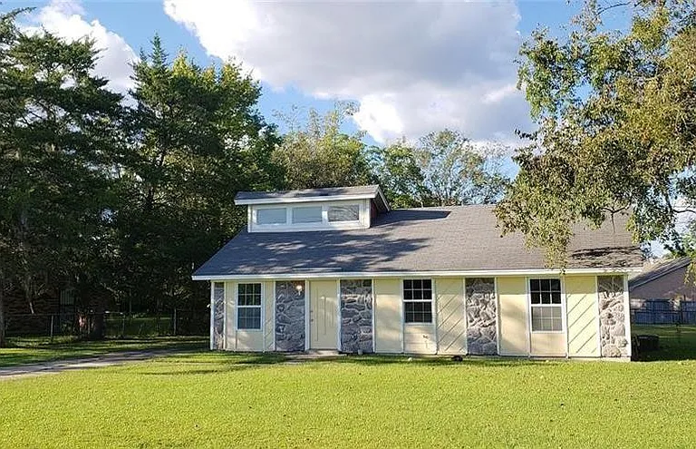 3357 Meadow Ln — Photo 1